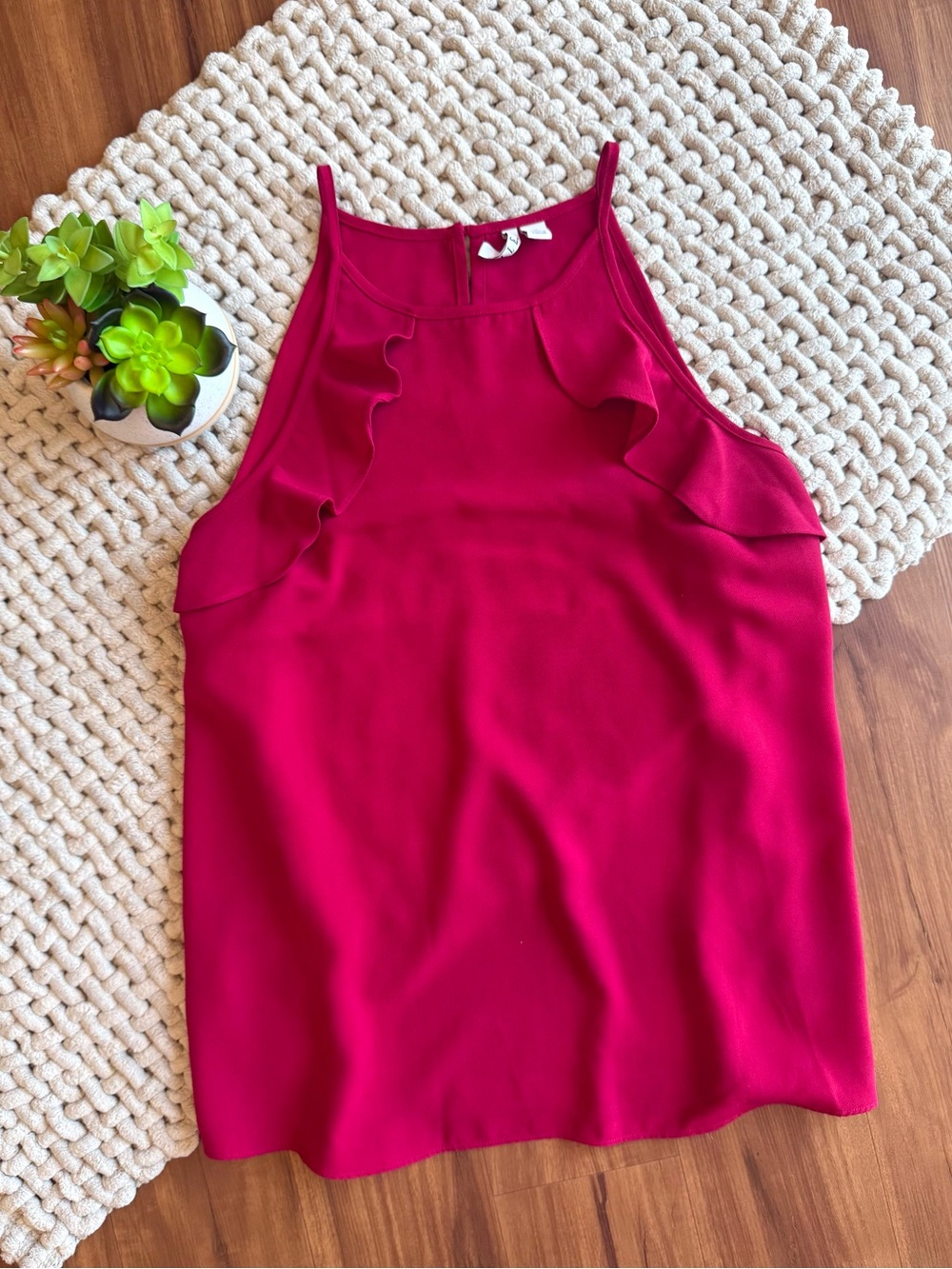 ELLE | Women’s Sleeveless Halter Neck Top, Shoulder Ruffles | Persian Red | M